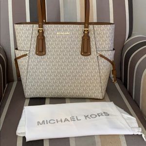 Michael Kors tote